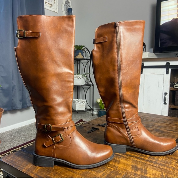 Shoes - ZBY Women’s Size 7 Brown Faux Leather Zip Up Knee High Riding Boots